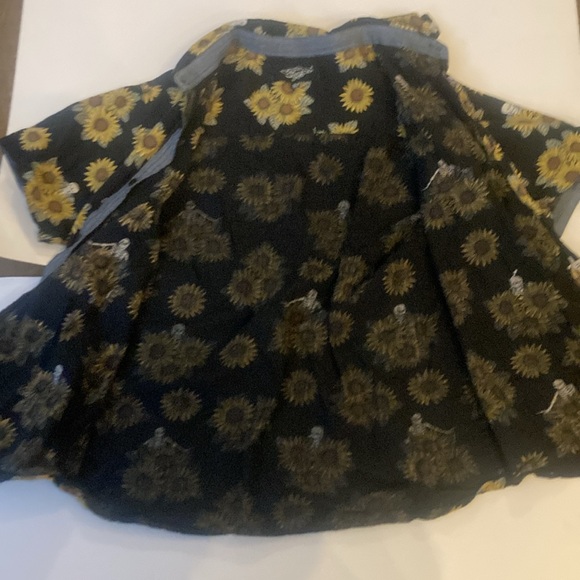 Eighty Eight Boys Shirt.  Size 14/16.  Black with Skeletons and Flowers. - Picture 2 of 4